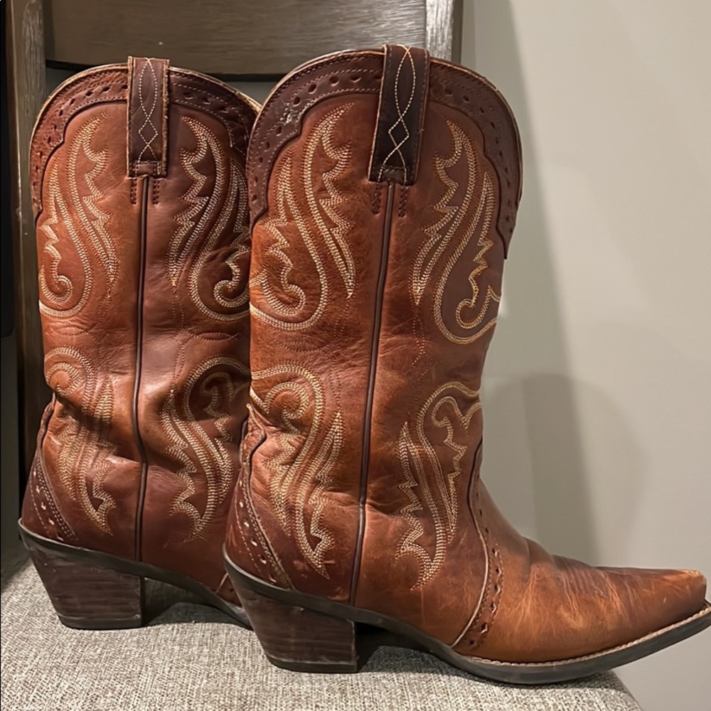 Ariat Boots - Size 7.5 Womens